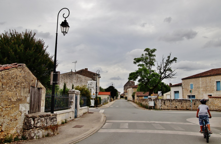 La Commune - Montpellier-de-Médillan