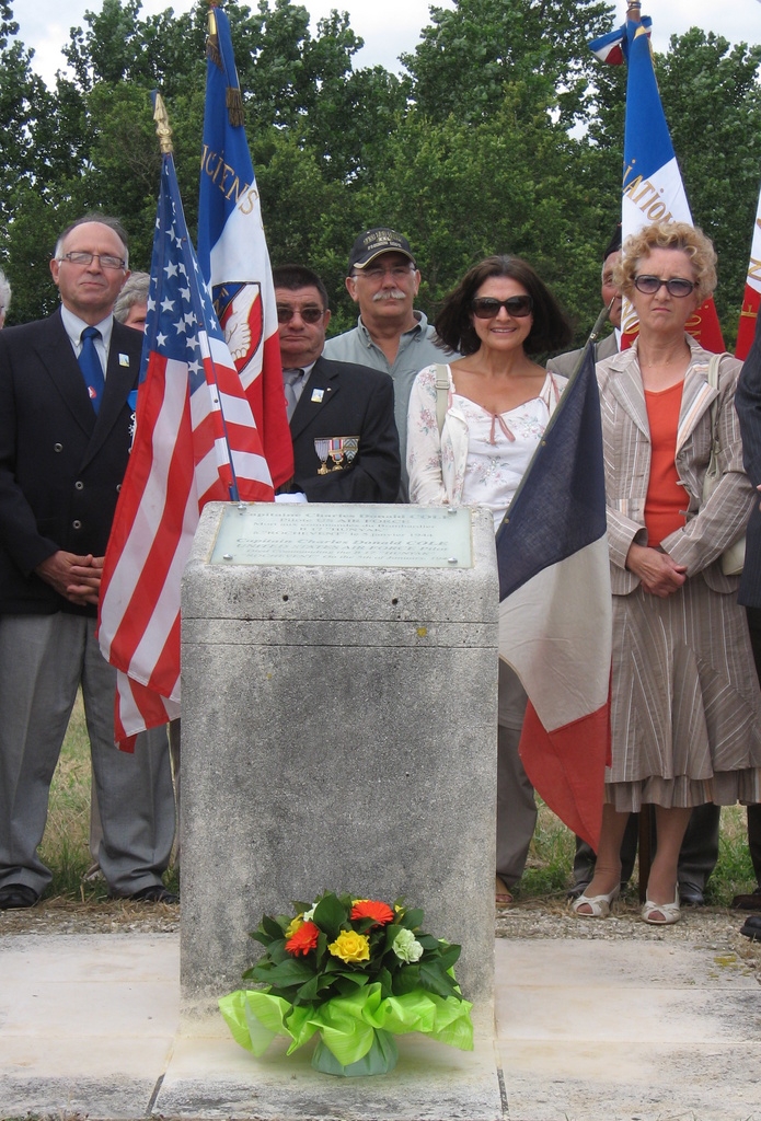 Cérémonie Chemins de mémoire - Stèle aviateur US Capitaine Cole - Nieul-lès-Saintes