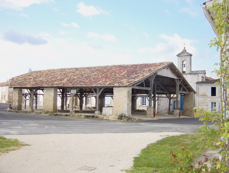 Halles  du XIIIè siècle - Pisany