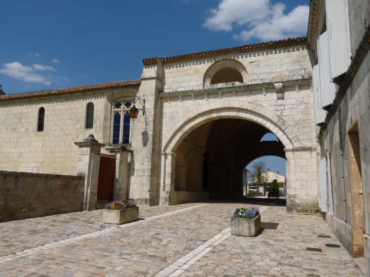 Arcades de l'hôpital pour pélerins - Pons