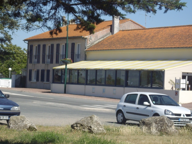 Restaurant pres du camping - Port-des-Barques