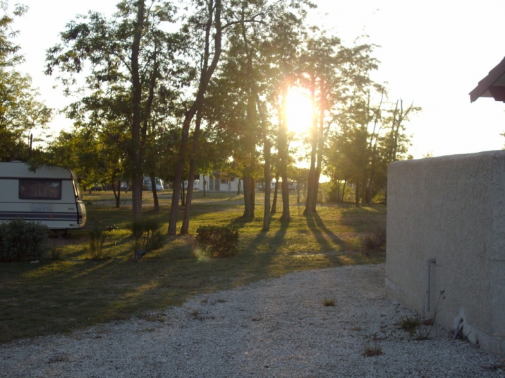 Coucher de soleil camping - Port-des-Barques