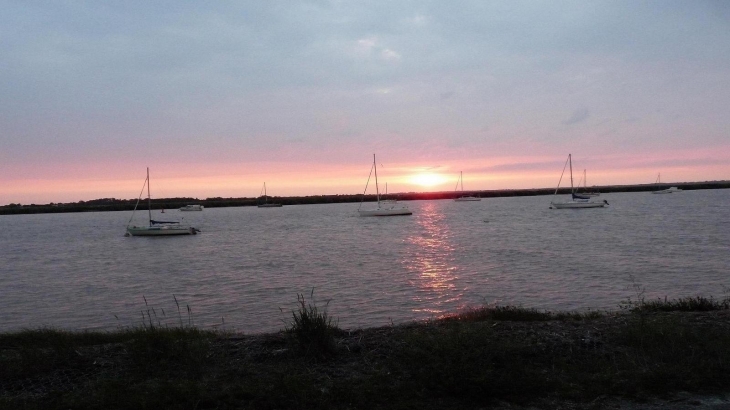 Coucher de soleil sur la Charente - Rochefort