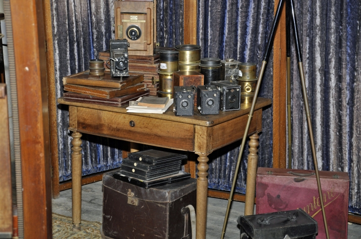 ROCHEFORT MUSEE DES COMMERCES D'AUTREFOIS  LE PHOTOGRAPHE