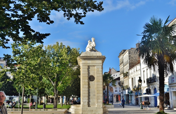 Place Colbert - Rochefort