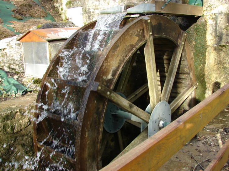 Le petit moulin de Bascle - Saint-Bris-des-Bois