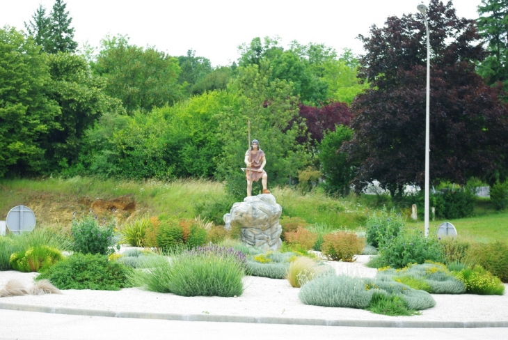 Pierrette sur le rocher du rond point - Saint-Césaire