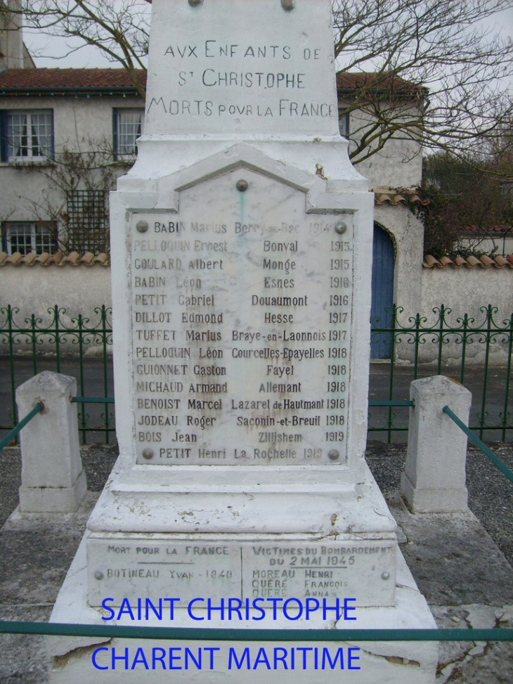 LE MONUMENT AUX MORTS 14-18 ET 39-45 - Saint-Christophe