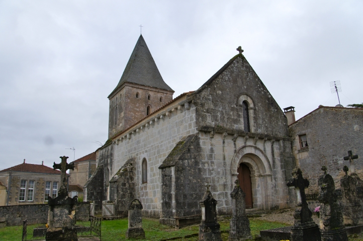 Eglise Saint Pierre d'Antignac. - Saint-Georges-Antignac