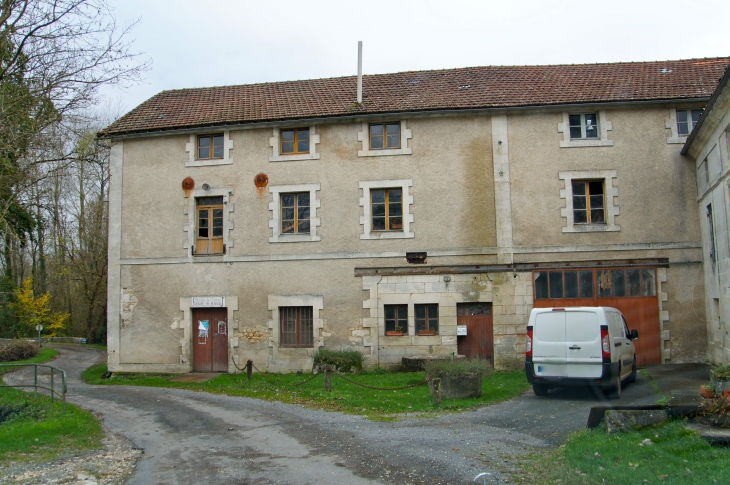 Le Moulin de Garreau. - Saint-Georges-Antignac