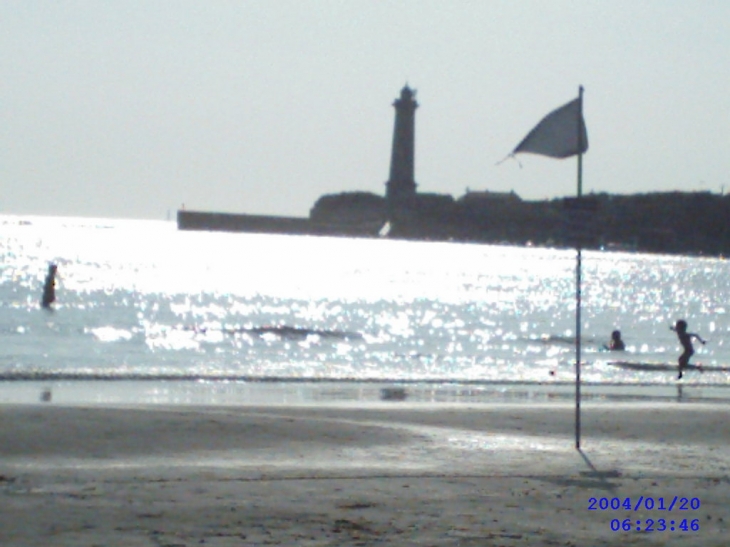 Plage et le Phare - Saint-Georges-de-Didonne