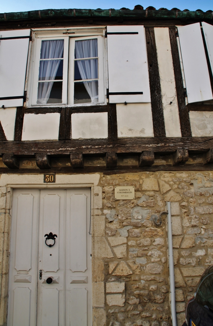 Maison a Colombages du 15 Em Siècle - Saint-Jean-d'Angély