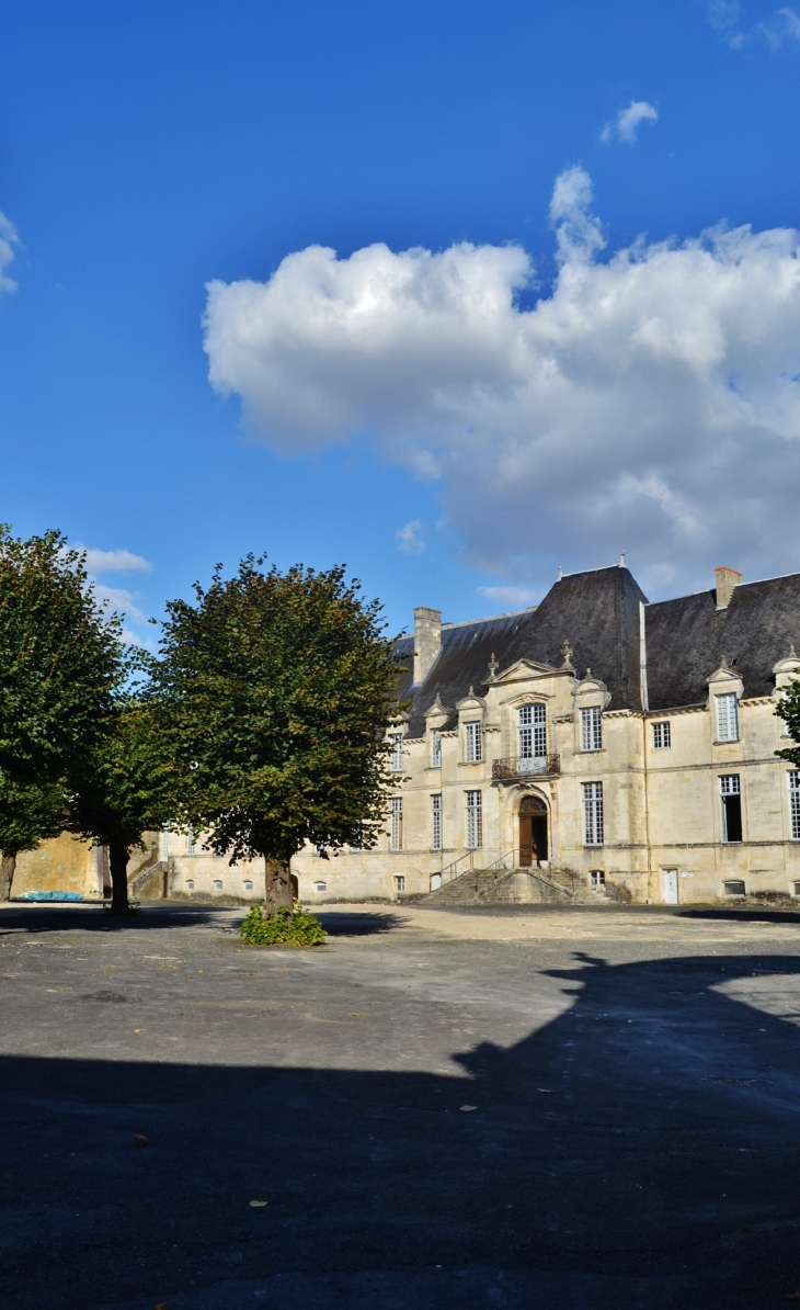 Abbaye d'Angely - Saint-Jean-d'Angély