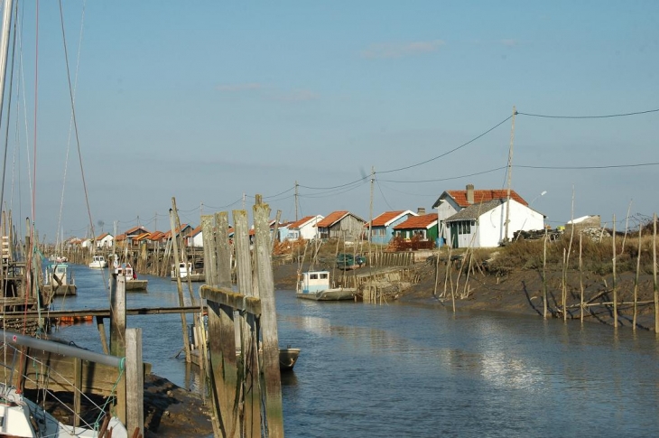 Un port ostréicole à 15 minutes - Saint-Jean-d'Angle