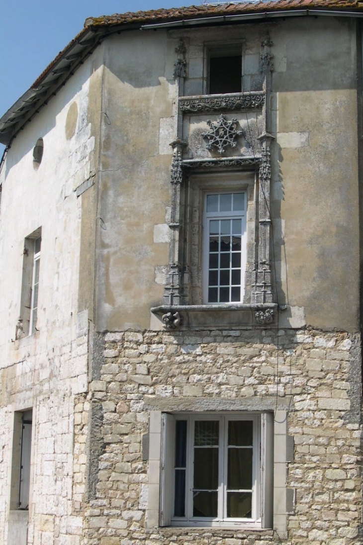 Maison ancienne - Saint-Just-Luzac