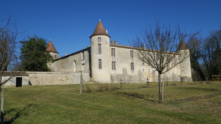 Château de Chaux. - Saint-Palais-de-Négrignac