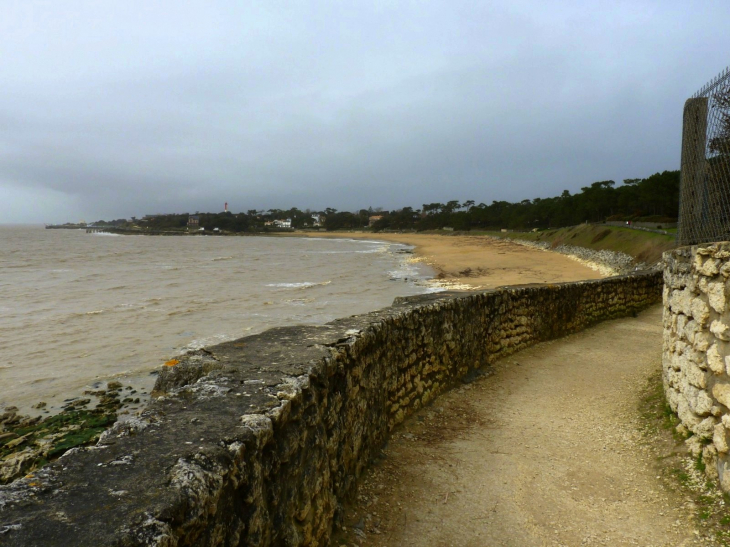 Sentier des Douaniers entre les plages du Bureau et celle du Platin - Saint-Palais-sur-Mer