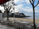 Petit matin en terrasse de Chez Bob, vue sur la plage du Bureau