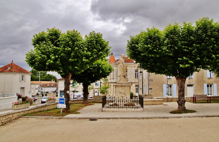 Monument-aux-Morts - Saint-Romain-de-Benet