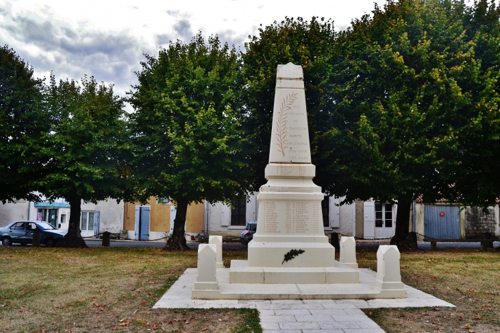 Monument aux Morts - Saint-Sauveur-d'Aunis