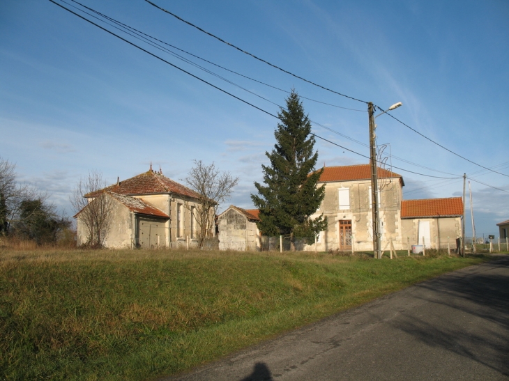 Ancienne ecole de st maurice ( tugeras) - Tugéras-Saint-Maurice