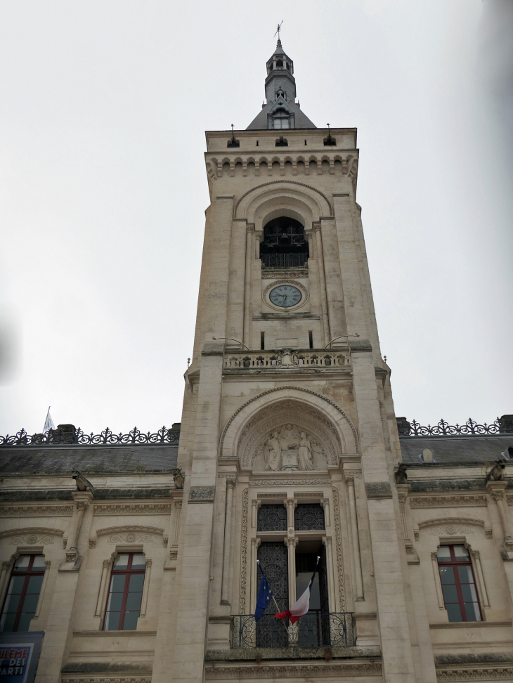 Le beffroi de l'hôtel de ville - Angoulême