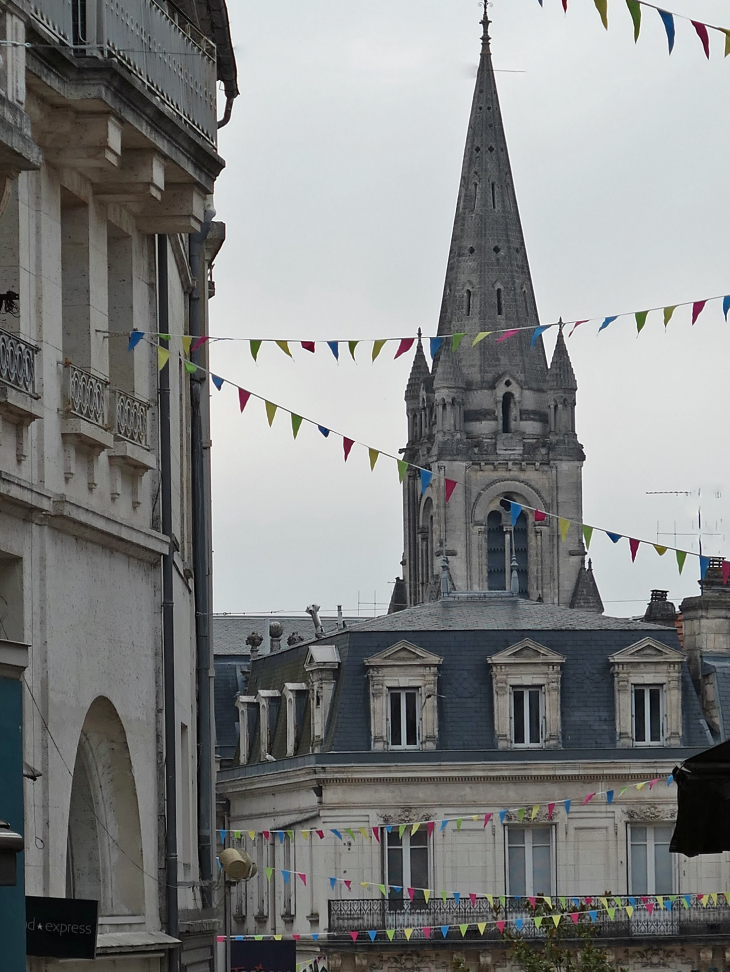 Ville haute : église Saint Martial - Angoulême