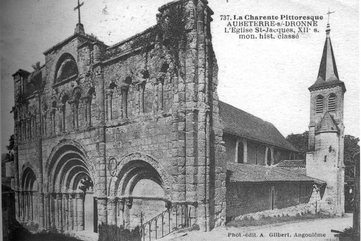 L'église Saint-Jacques XIIe siècle, vers 1910 (carte postale ancienne). - Aubeterre-sur-Dronne