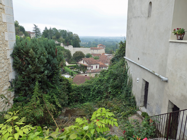 Vue sur la ville basse - Aubeterre-sur-Dronne