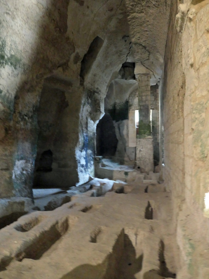 Eglise monolithe Saint Jean : la galerie - Aubeterre-sur-Dronne