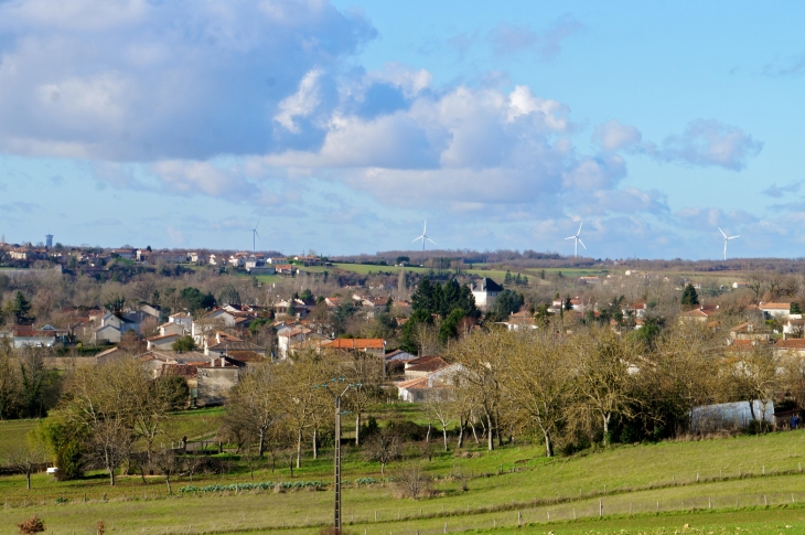 Vue sur le village. - Bayers