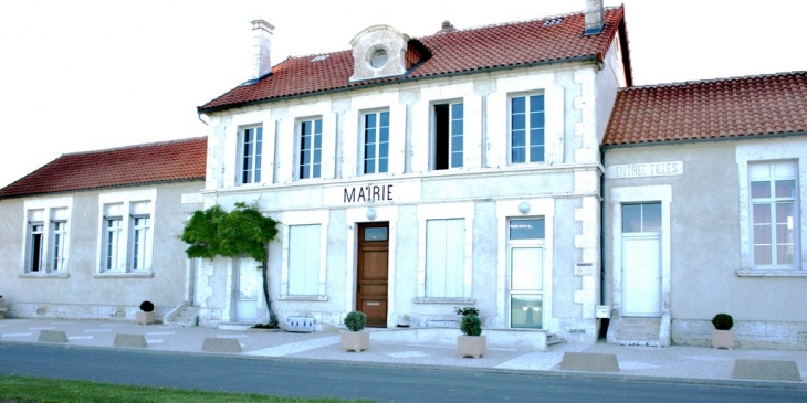 La Mairie - Berneuil