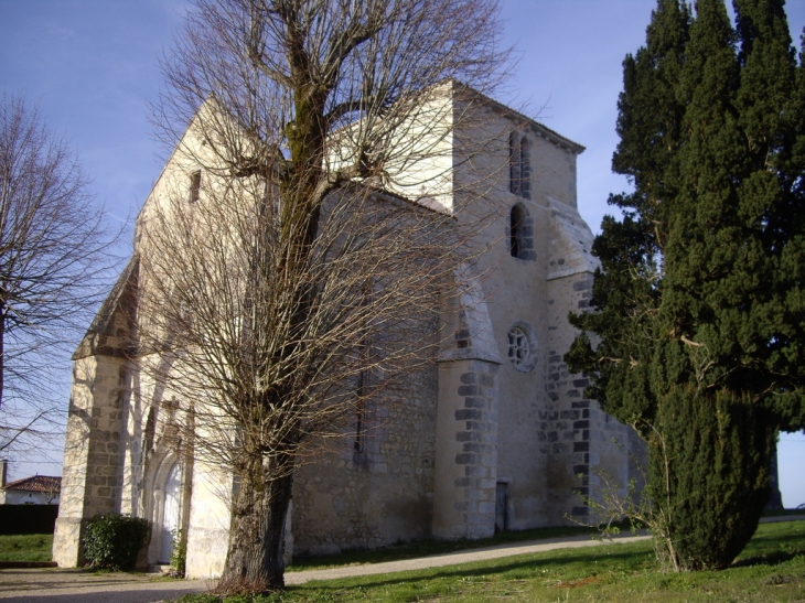 Eglise fin 12ème. - Brie-sous-Barbezieux