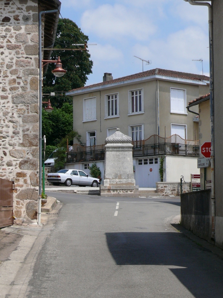 RUE FERRADE - Brillac