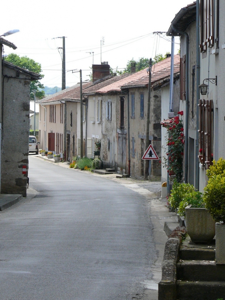 RUE FERRADE - Brillac