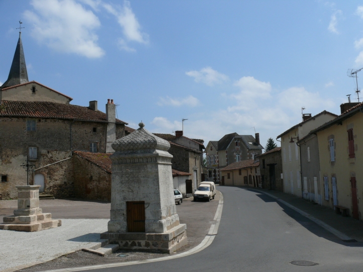 LA FONTAINE - Brillac