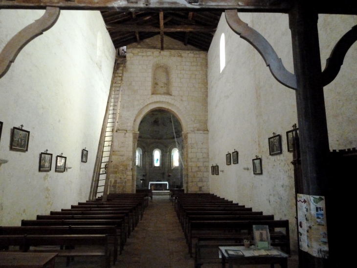 Nef de l'église Notre-Dame - Charmant