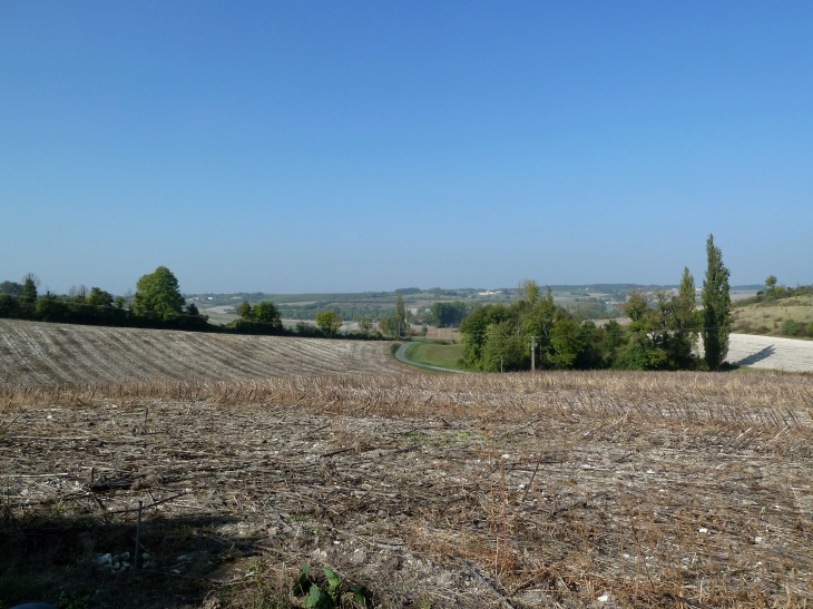 Paysage vu de la chapelle des Templiers. - Cressac-Saint-Genis