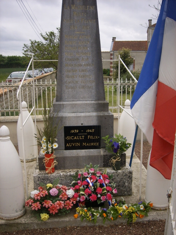 Monument aux morts - La Magdeleine