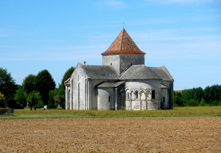 Eglise romane Saint-Denis de Lichères