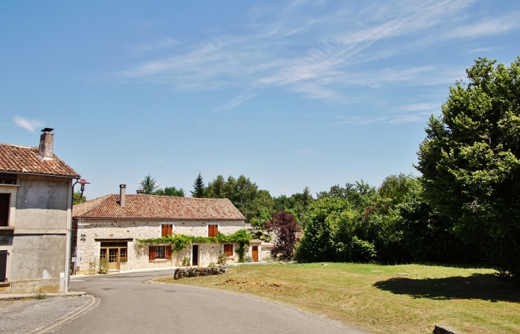 Le Village - Mainzac