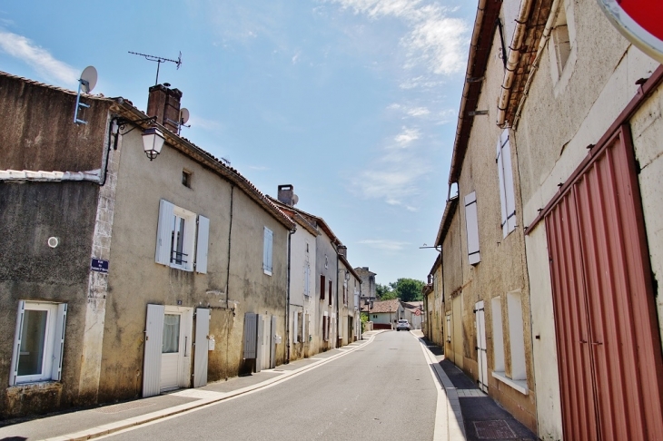 Le Village - Marthon