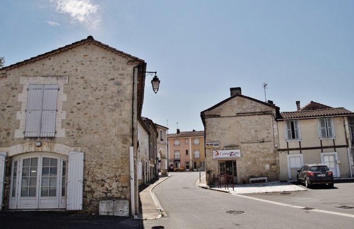 Le Village - Marthon