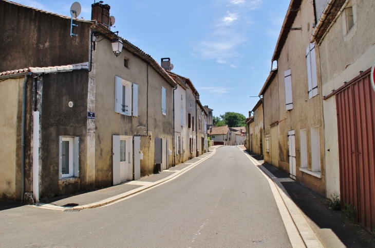 Le Village - Marthon