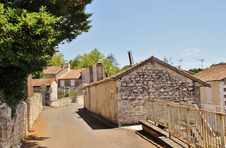 Le Village - Marthon