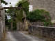 Photo suivante de Montignac-Charente Autour du donjon.....