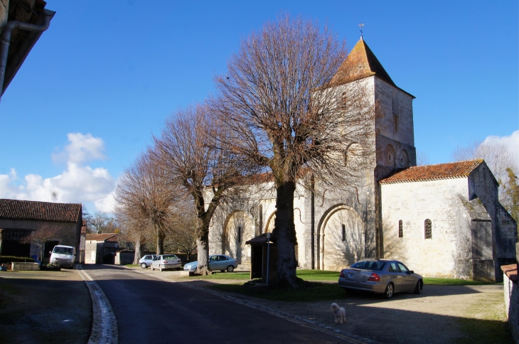 Place de l'église. - Mouton