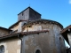 Le chevet et le clocher en bois de l'église Saint Pierre.