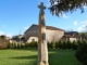 Croix extérieure près de l'église.