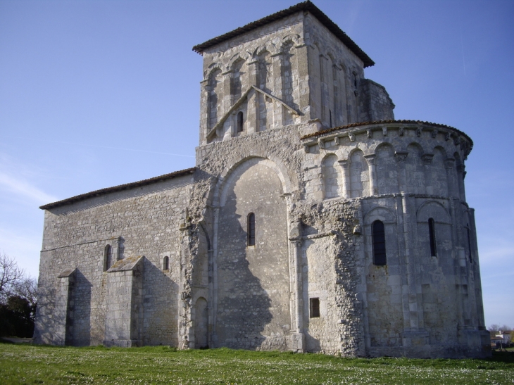 Eglise de Conzac 12ème (MH). - Saint-Aulais-la-Chapelle